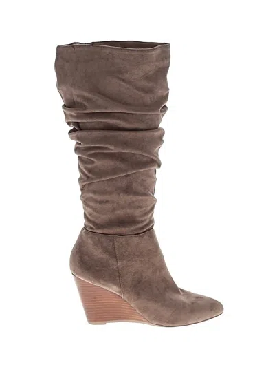 Pre-owned Charles By Charles David Boots In Brown