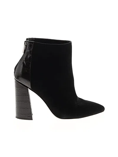 Pre-owned Charles David Ankle Boots In Black
