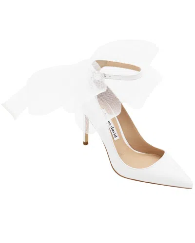 Charles David Rogue Leather Pump In White