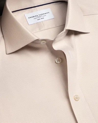 Charles Tyrwhitt Men's  Non-iron Stretch Trafalgar Weave Shirt In Neutral