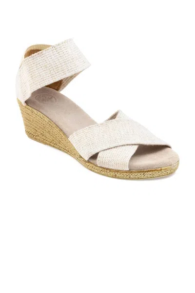 Charleston Shoe Co. Women's Cannon Sandal In Gilded White
