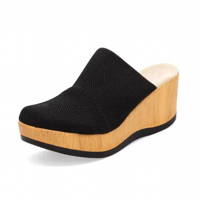 Charleston Shoe Co. Women's Frannie Faux-wood Platform Heel In Black