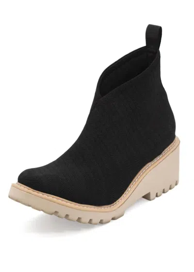 Charleston Shoe Co. Women's Heyward Lug Sole Boot In Black