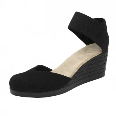 Charleston Shoe Co. Women's Obx Closed-toe Wedge Espadrille In Black Linen