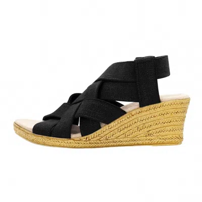 Charleston Shoe Co. Women's Ravanel Lattice Woven Wedge In Black Linen