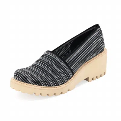 Charleston Shoe Co. Women's Sheppard Shoes In Grey Stripe In Black
