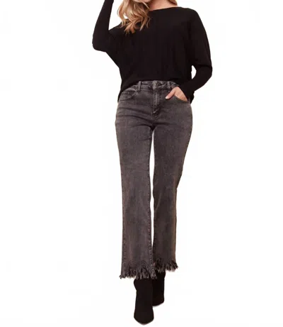 Charlie B Fringe Hem Denim Jeans In Gris Moyen In Black