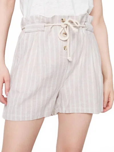 Charlie B Linen Short In Natural In Gray