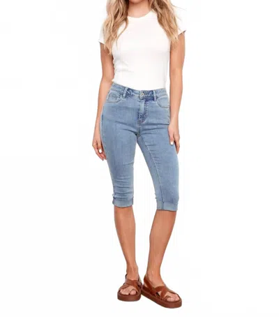 Charlie B Stretch Denim Pedal Pushers Jeans In Light Blue