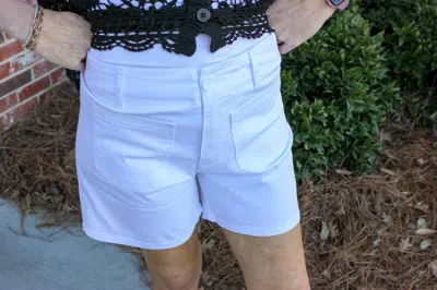 Charlie B Women's Front Patch Pocket Short In White In Blue