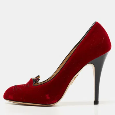 Pre-owned Charlotte Olympia Red Velvet Embroidered Kitty Pumps Size 37.5