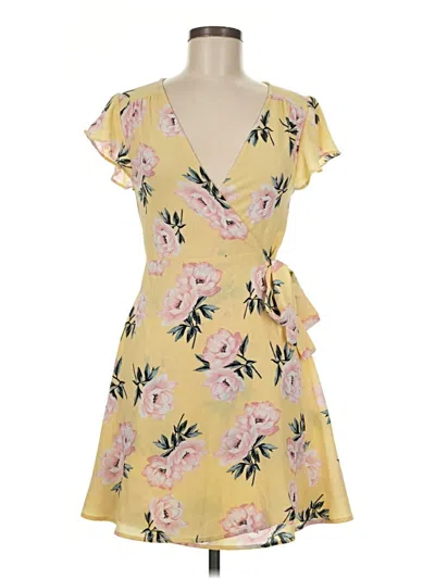 Pre-owned Charlotte Russe Casual Dress In Yellow