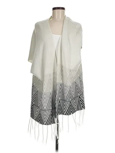 Pre-owned Charlotte Russe Poncho In White