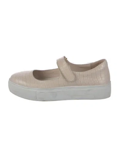 Pre-owned Charlotte Stone Embossed Leather Mary Jane Flats In White