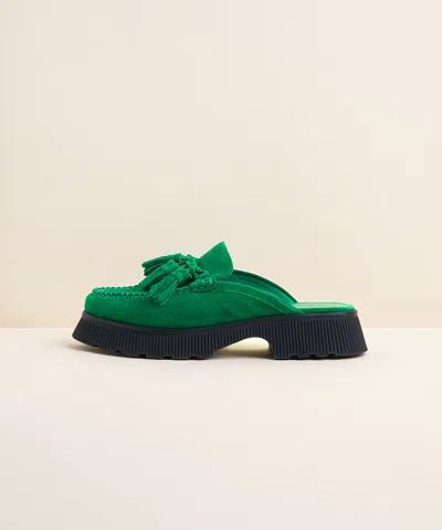 Charlotte Stone Herschel In Grass