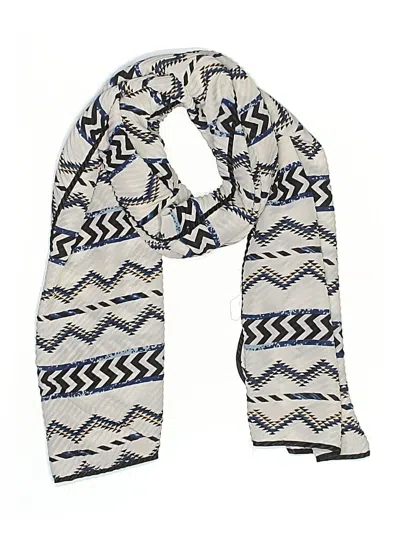 Pre-owned Charming Charlie Scarf In White