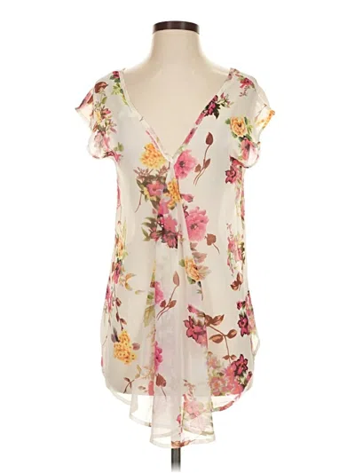 Pre-owned Charming Charlie Sleeveless Blouse In Ivory