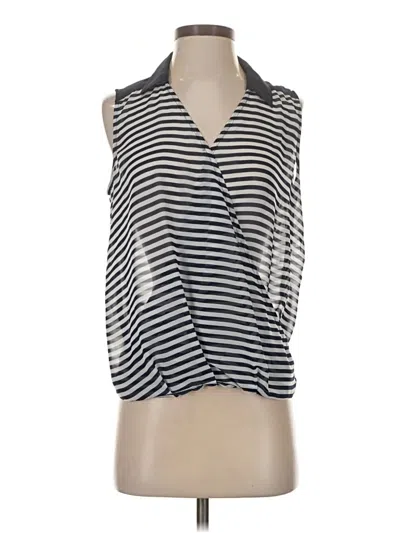 Pre-owned Charming Charlie Sleeveless Blouse In Silver