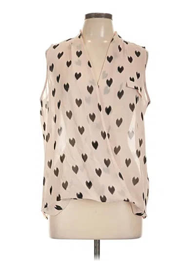 Pre-owned Charming Charlie Sleeveless Blouse In White