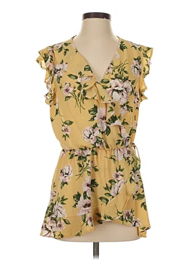 Pre-owned Charming Charlie Sleeveless Blouse In Yellow