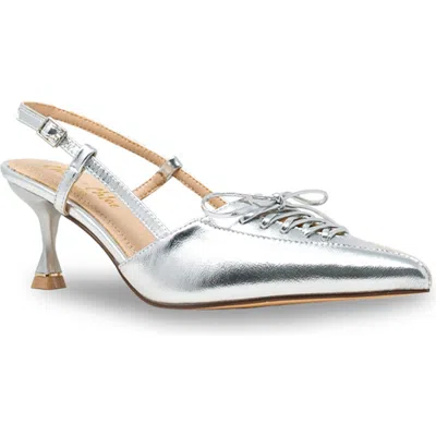 Chase & Chloe Chase And Chloe Corset Pointed Toe Kitten Heel Pump In Silver Metallic