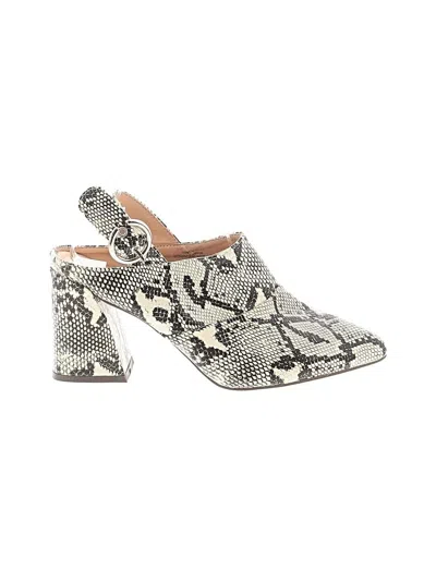 Pre-owned Chase & Chloe Heels In Ivory