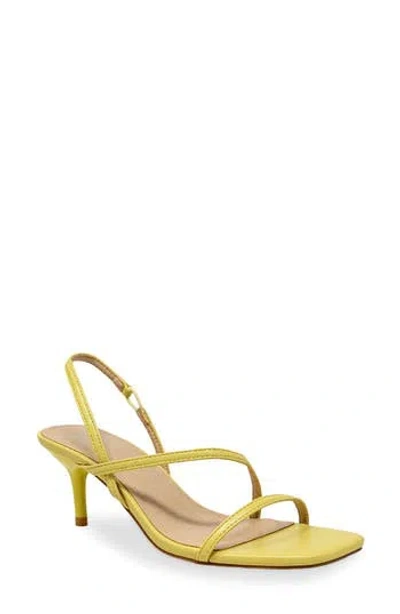 Chase & Chloe Chase And Chloe Nailee Kitten Heel Sandal In Black