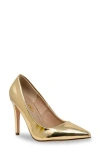 Chase & Chloe Chase And Chloe Pointed Toe Pump In Gold Mirror