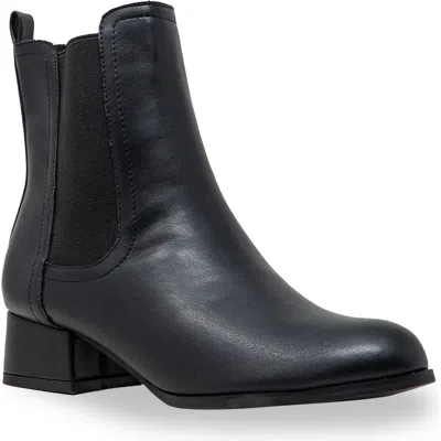 Chase & Chloe Chase And Chloe Short Chelsea Boot In Black