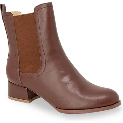 Chase & Chloe Chase And Chloe Short Chelsea Boot In Cognac