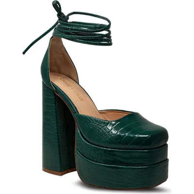 Chase & Chloe Chase And Chloe Wolfe 2 Croc Embossed Platform Pump
