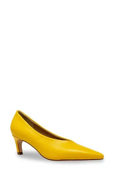 Chase & Chloe Chase And Chloe Zandra Pointed Toe Pump In Yellow