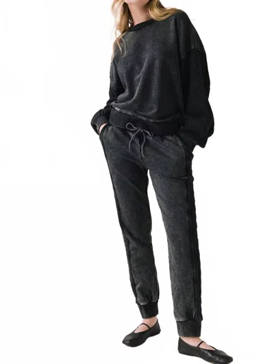 Chaser Classic Fleece Bay Joggers In True Black In Gray