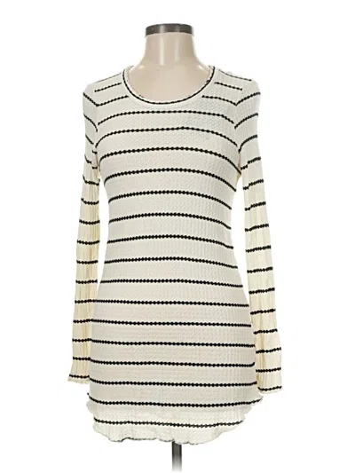 Chaser Casual Dress In White