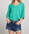 Chaser Gianna Tee In Clover In Green