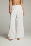 Chaser Linen Ruched Top Flared Pant In White In White
