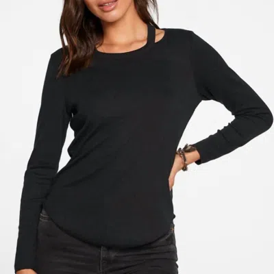 Chaser Rib Vented Shoulder Long Sleeve Tee In True Black