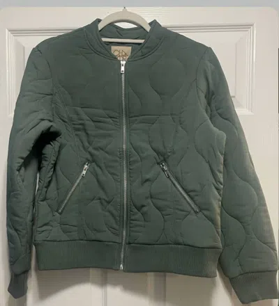 Chaser Women's Quilted Cropped Bomber Jacket In Leaf In Green