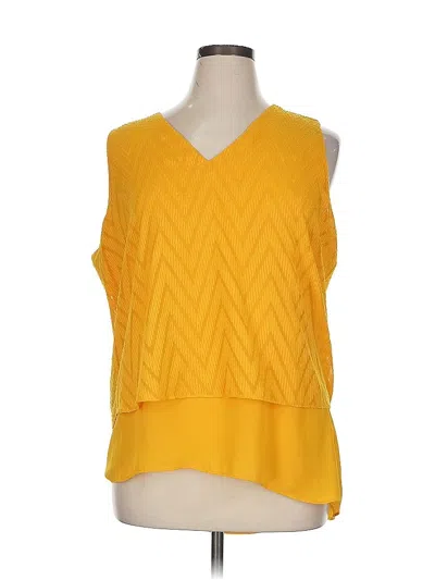 Pre-owned Chaus Sleeveless T-shirt In Yellow