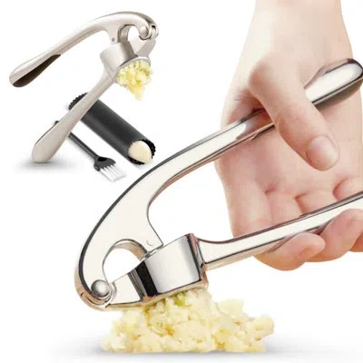 Cheer Collection Heavy Duty Garlic Press In Silver