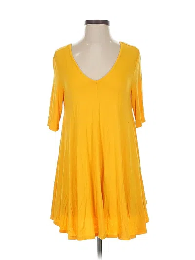 Pre-owned Chelsea & Theodore Casual Dress In Yellow