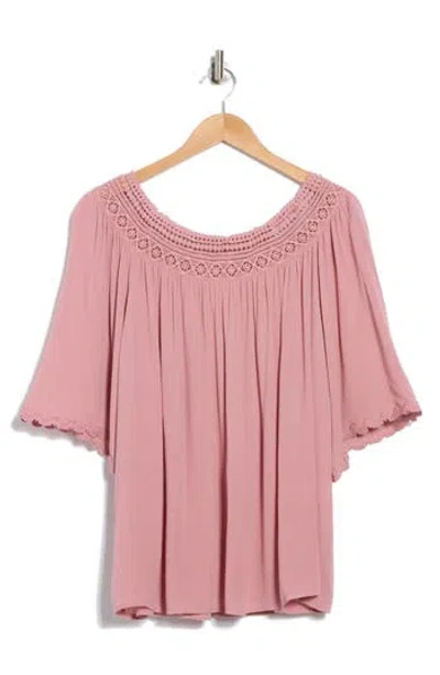 Chelsea And Theodore Lace Collar Gauze Top