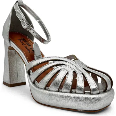 Chelsea Crew Karmel Platform Sandal In Silver Leather