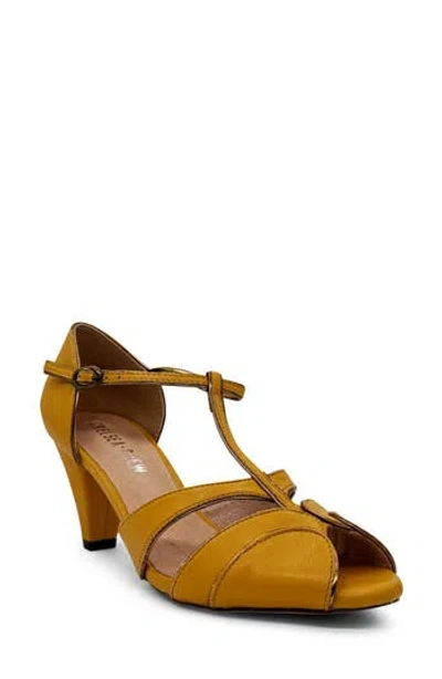 Chelsea Crew Penelope Sandal In Mustard Pu