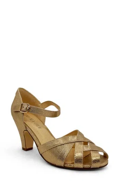 Chelsea Crew Sammy Sandal In Gold Pu