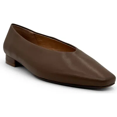 Chelsea Crew Slick Flat In Taupe Leather