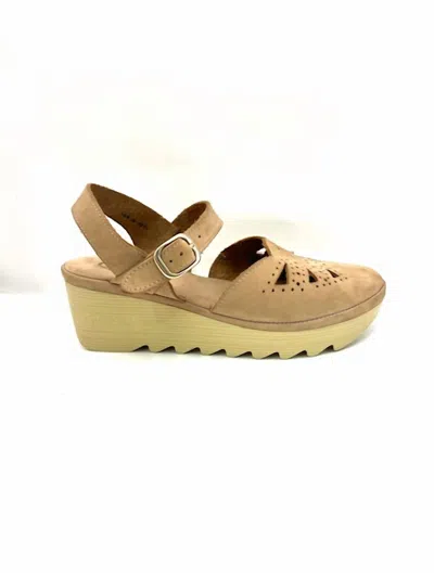 Cherokee Women's Danae Sandals In Beige Nubuck In Brown