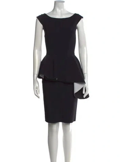 Pre-owned Chiara Boni Bateau Neckline Knee-length Dress In Black