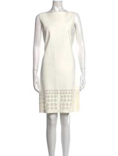 Pre-owned Chiara Boni Bateau Neckline Knee-length Dress In White