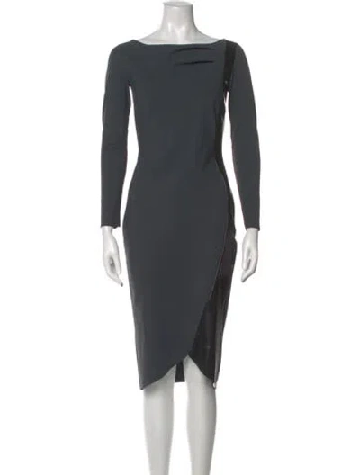 Pre-owned Chiara Boni Bateau Neckline Midi Length Dress In Gray